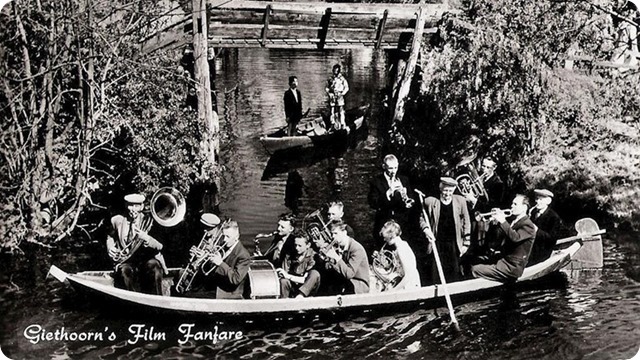 scene-uit-de-film-Fanfare-Foto-historisch-centrum-Overijssel