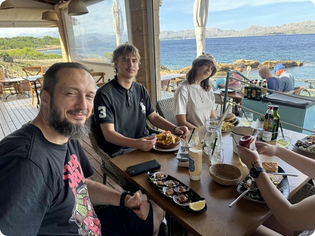 978fb786-d302-48c3-8953-18782d09a216